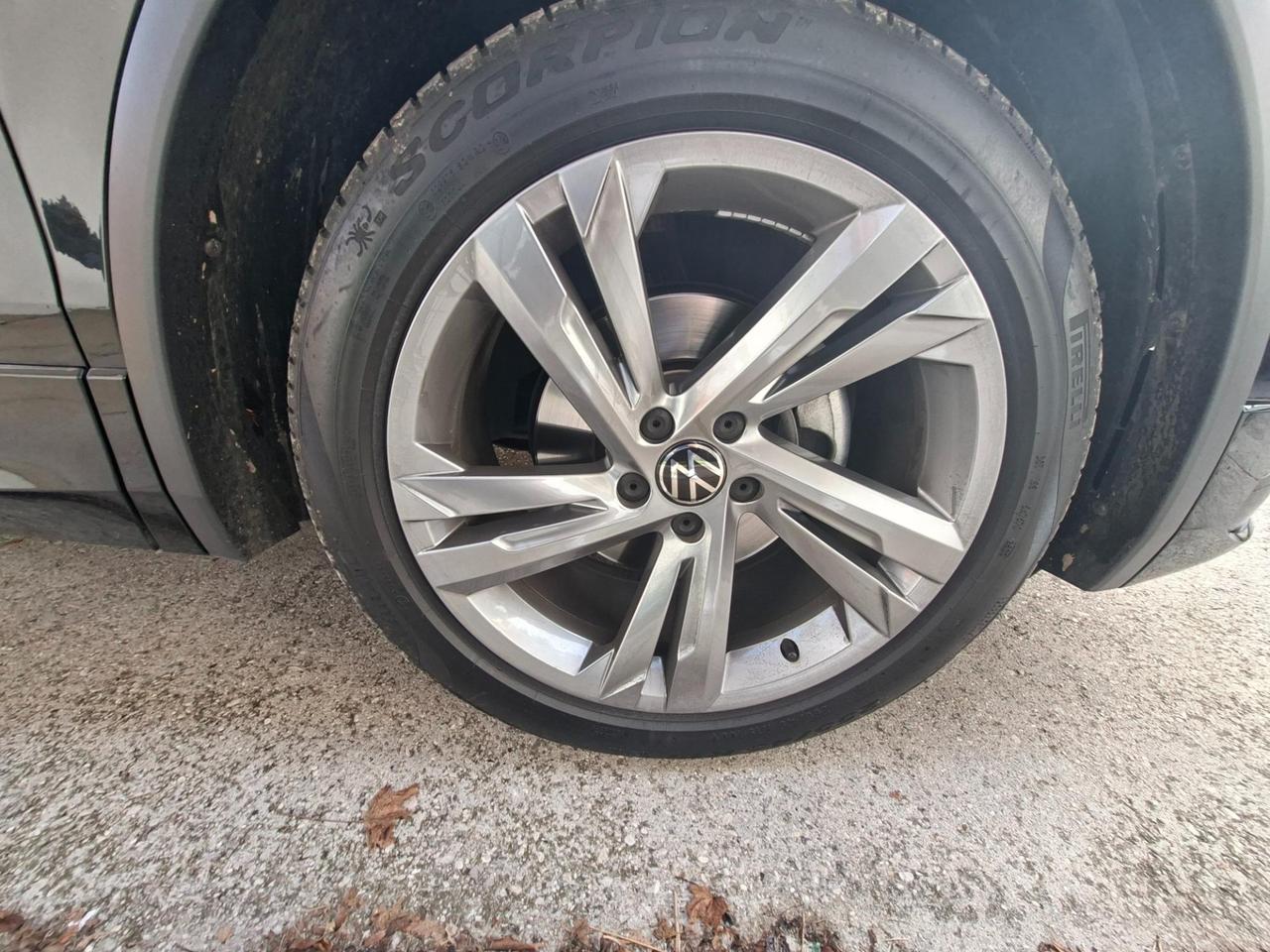 Volkswagen Tiguan 2.0 tdi R-Line 150cv dsg