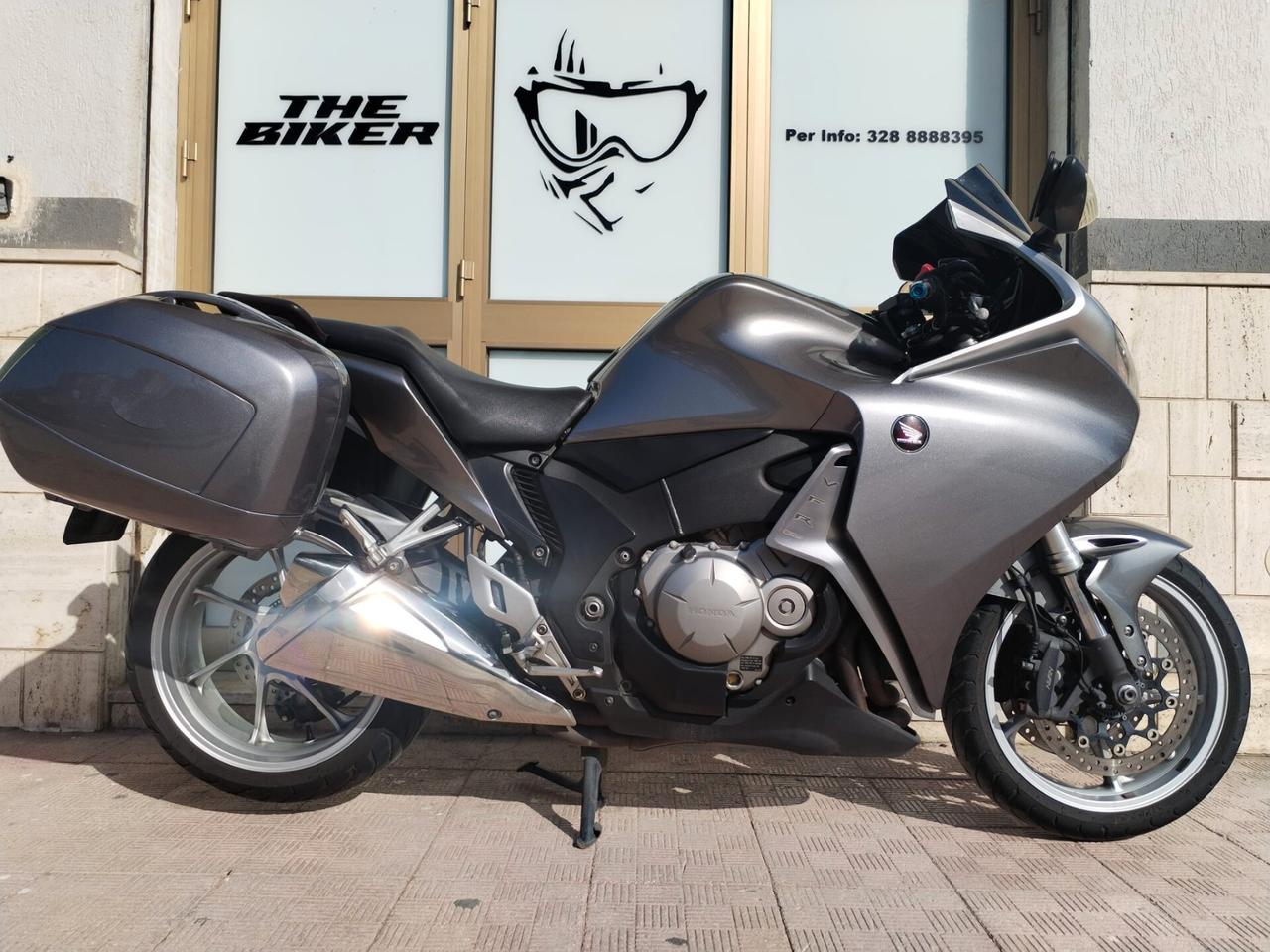 Honda VFR 1200 F gt v4 173 cv