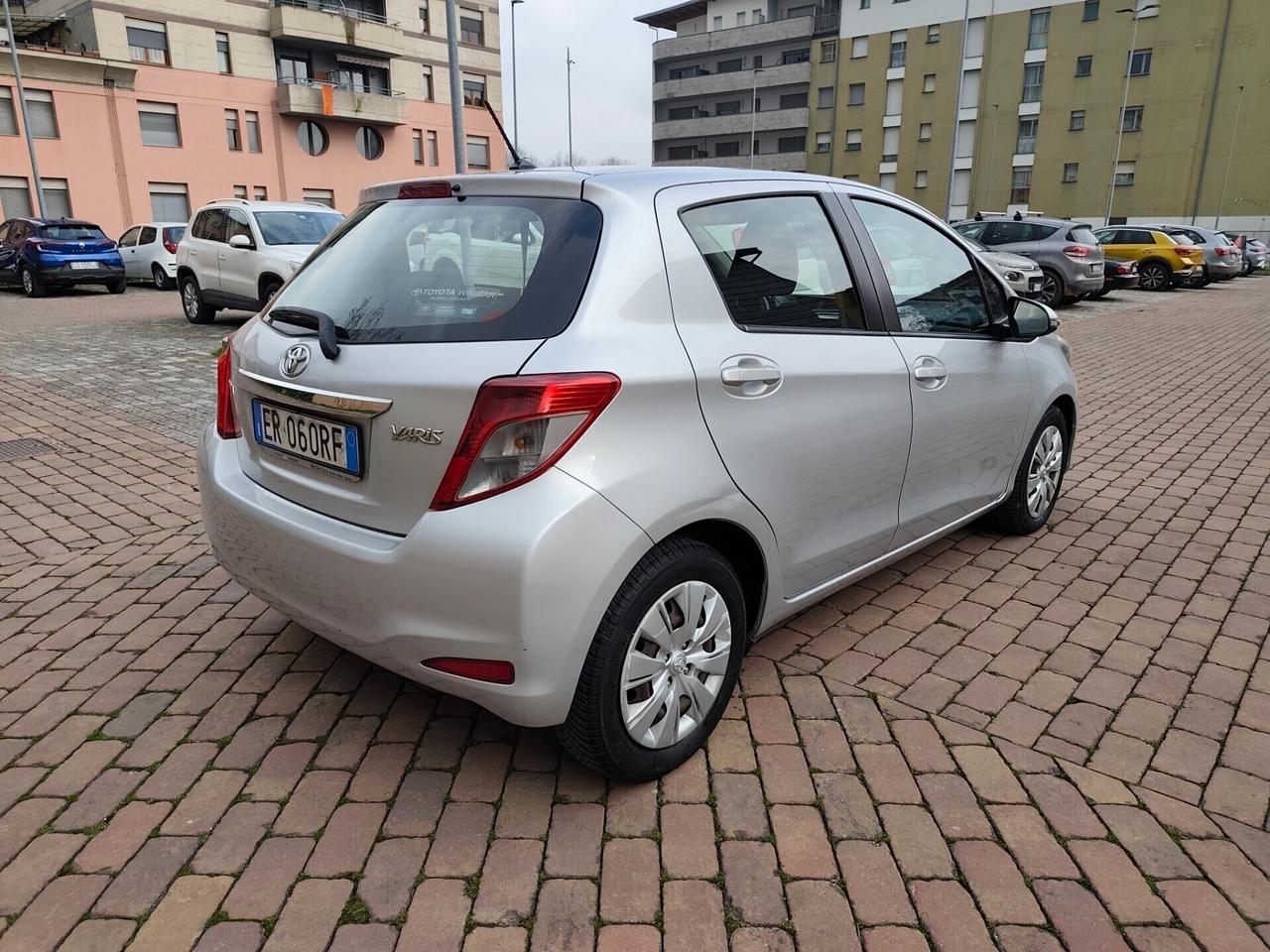 Toyota Yaris 1.4 D 5 porte 1 proprietario neopatentati
