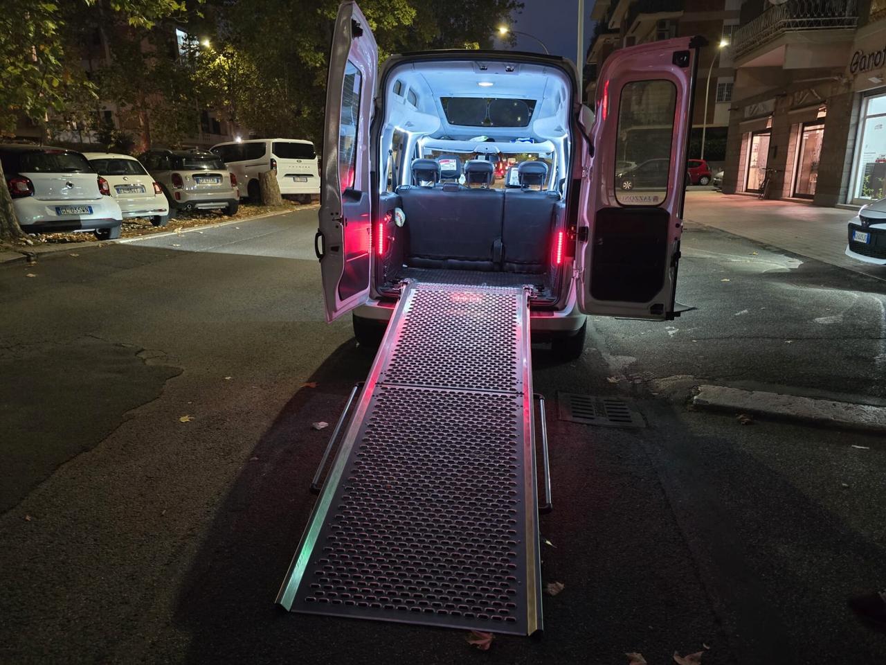 Fiat Doblò 1.6 MJT Lounge - CON PEDANA