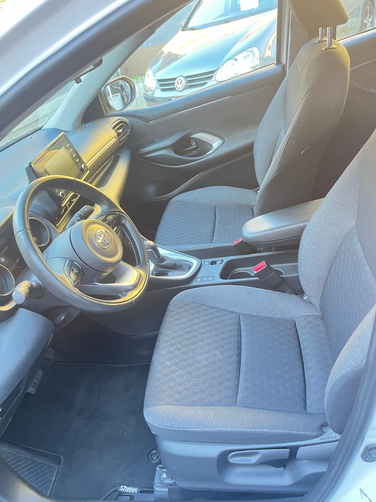 TOYOTA YARIS 1.5 HYBRID (BENZINA/ELETTRICA) - CAMBIO AUTOMATICO - KM 33.446 - ANCHE PER NEOPATENTATI - 2020