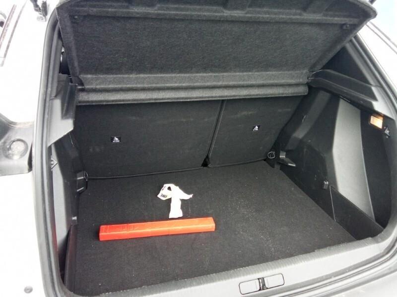 PEUGEOT 2008 1.2 PURETECH 100CV SeS ALLURE ( I-COCKPIT - FARI LED - PDC - MIRROR - CERCHI 17 )