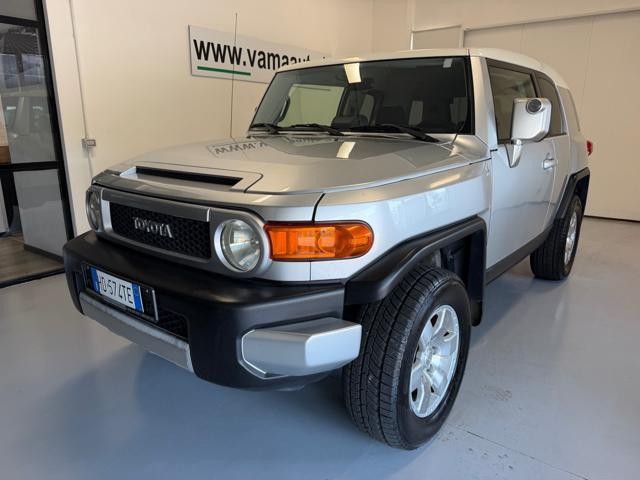 TOYOTA FJ Cruiser 2 WD