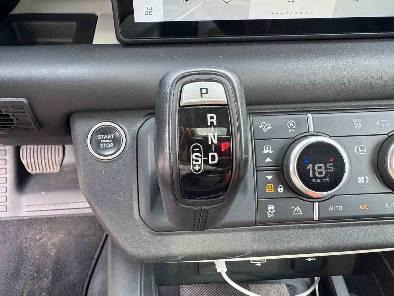 Land Rover Defender 110 3.0D I6 300 CV AWD Auto HSE 7 posti