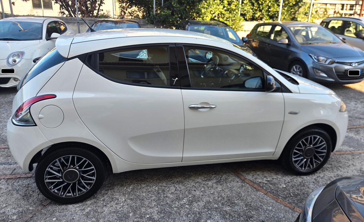 Lancia Ypsilon 1.2 KM 63000 CLIMA AUT. SENSORI CERCHI IN LEGA