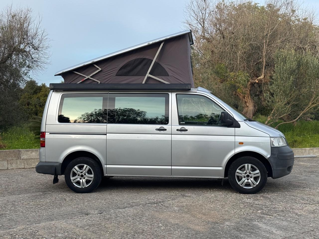 Volkswagen T5 california 2.5TDI 131cv