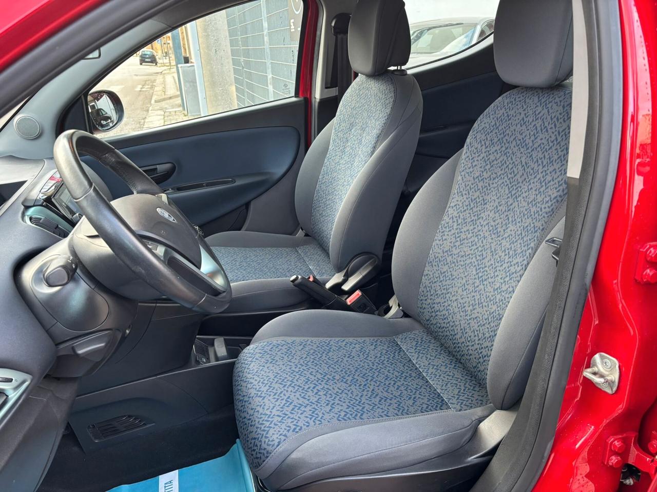 Lancia Ypsilon 1.0 FireFly Hybrid Gold Plus - 2023