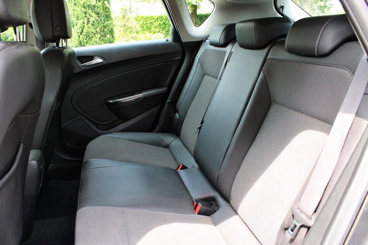 Opel Astra 1.4 100CV 5 porte Cosmo