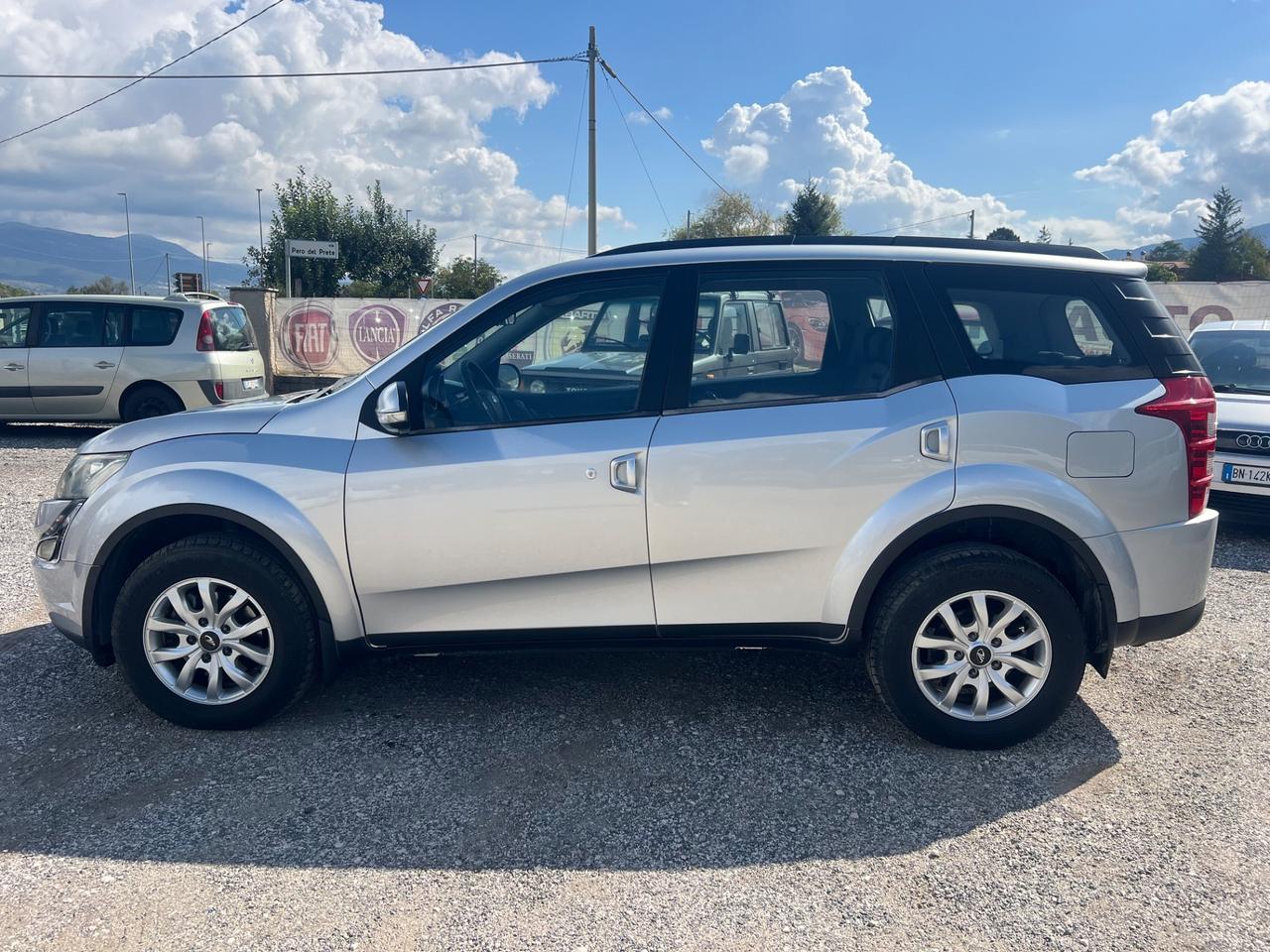 Mahindra XUV500 2.2 16V AWD W8