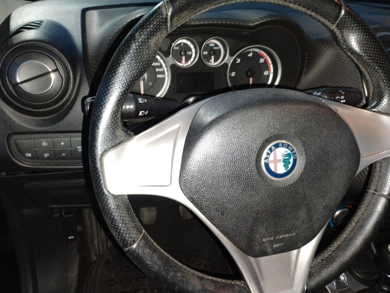 Alfa Romeo MiTo 1.6 JTDm-2 Distinctive