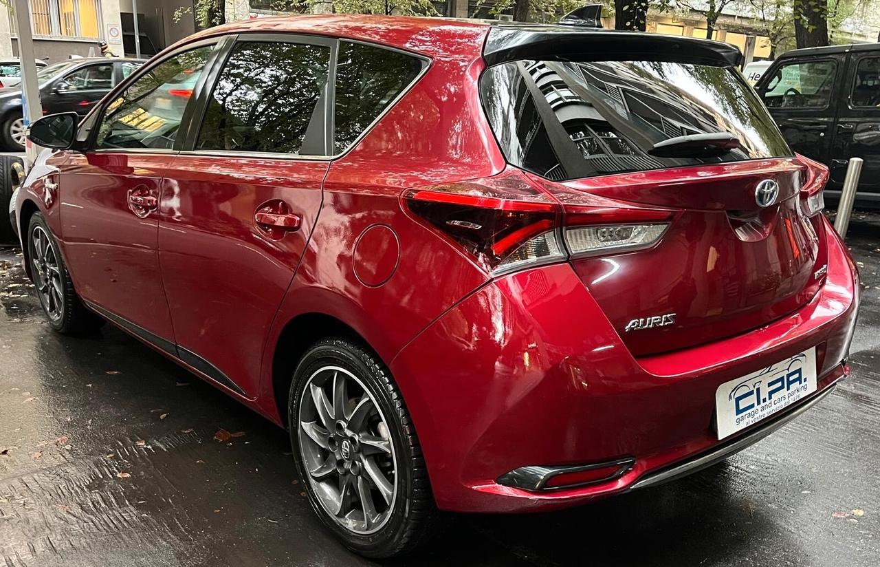 Toyota Auris 1.8 Hybrid Lounge