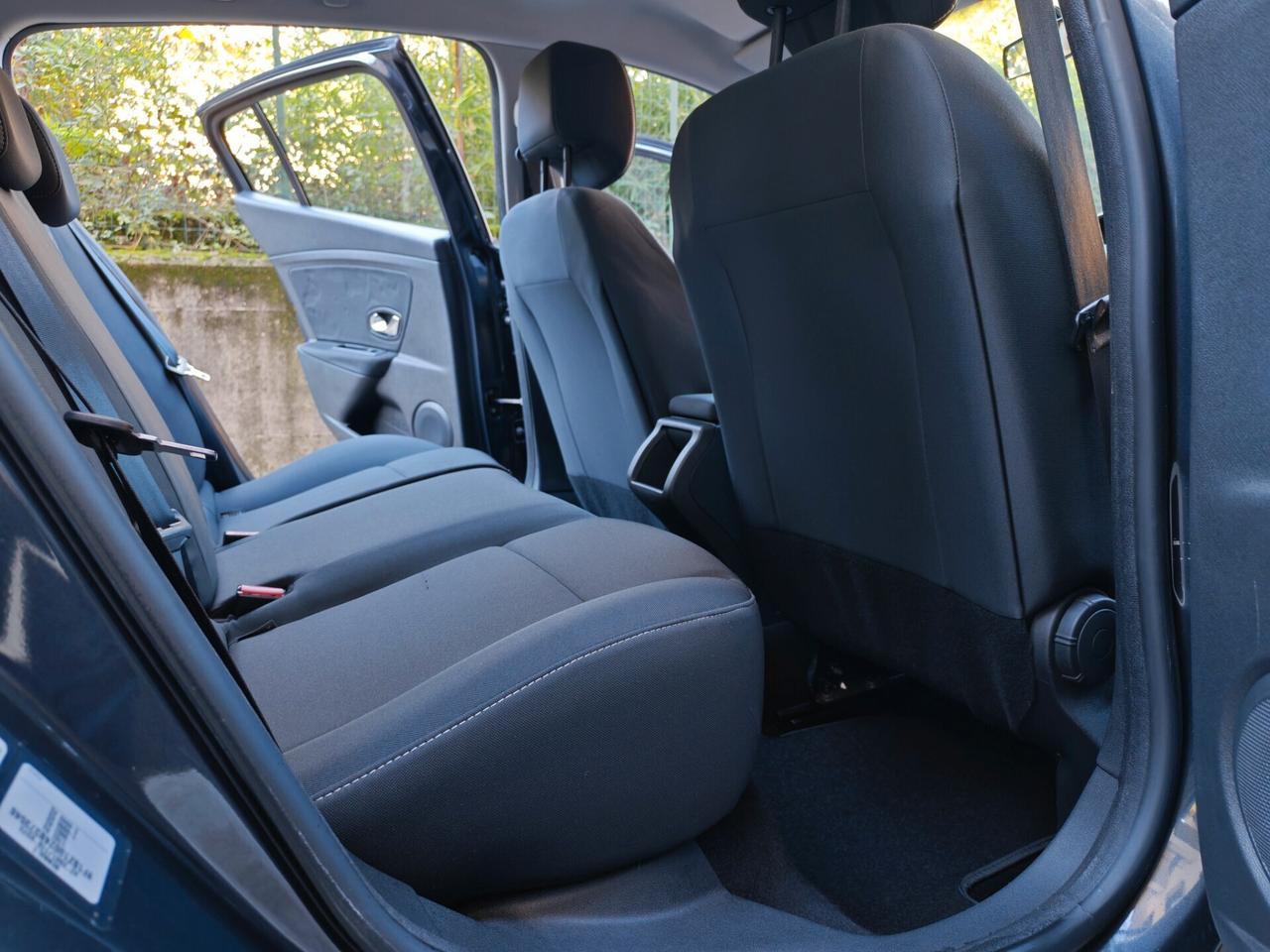 Renault Mégane 1.6 BENZINA 110cv / 30.250km / Unipro