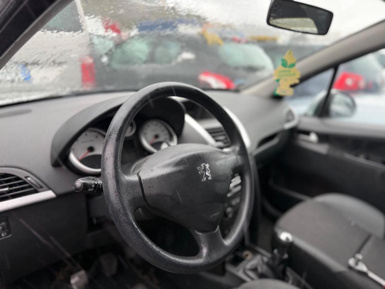 Peugeot 207 1.4 HDi 70CV 5p