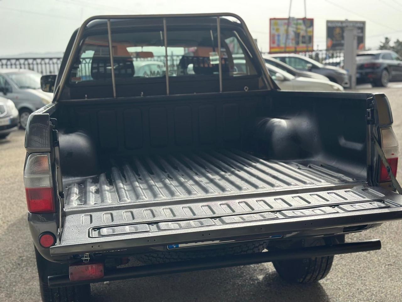 Mitsubishi L200 2.5 TDI 4WD Club Cab Pick-up GLS