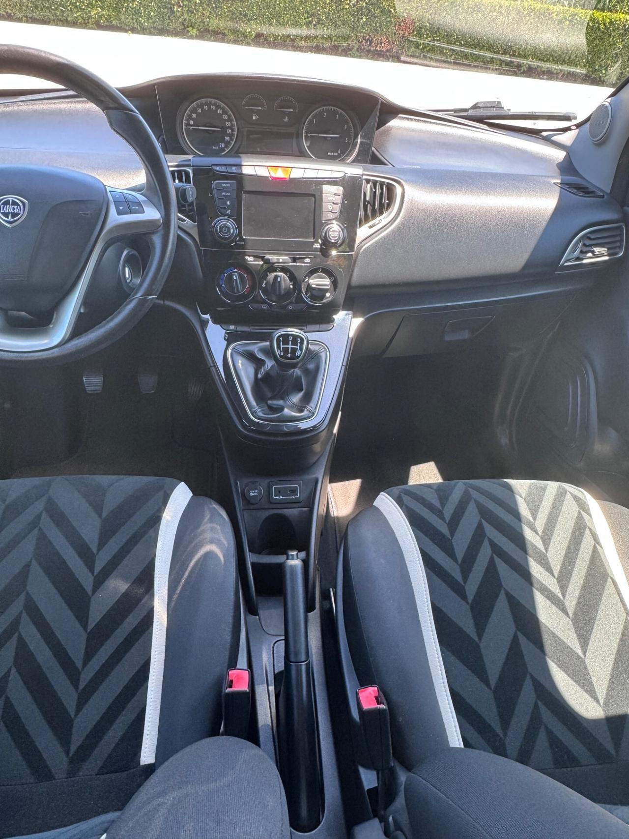 Lancia Ypsilon 1.3 MJT Platinum