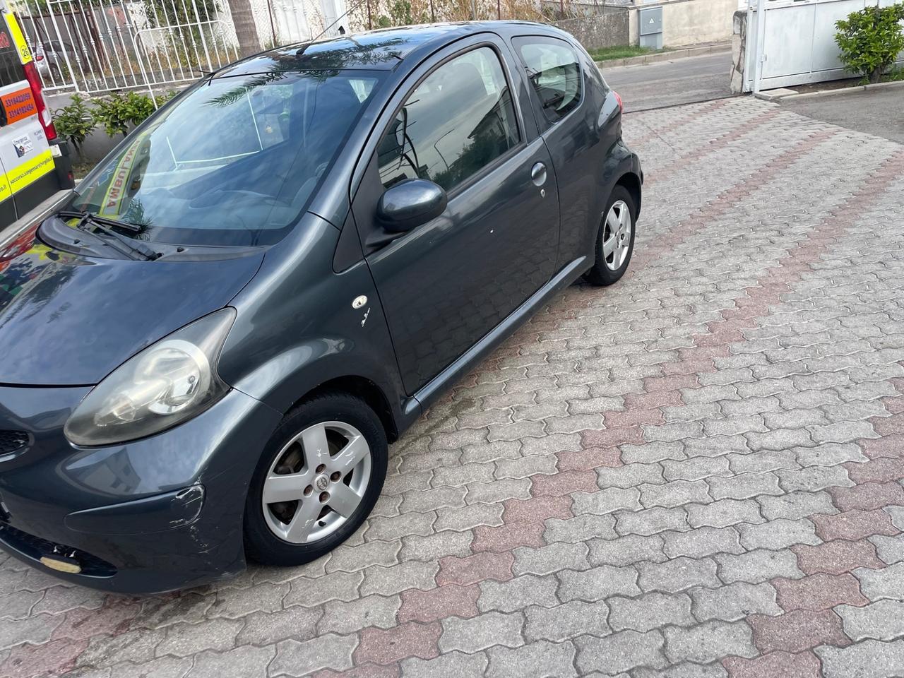 Toyota Aygo 1.0 12V VVT-i 3 porte Sol