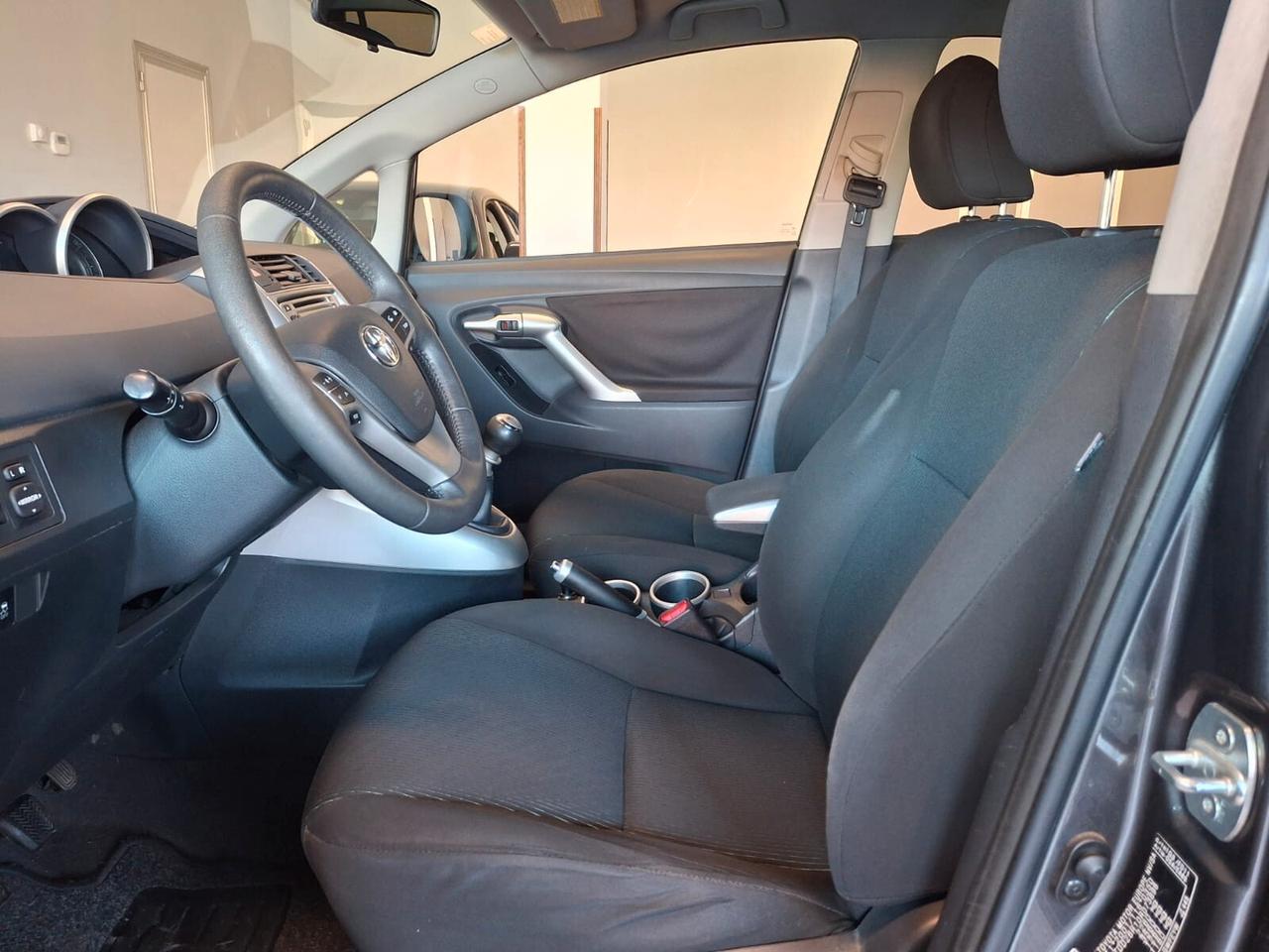 Toyota Verso 2.0d Active *7 POSTI