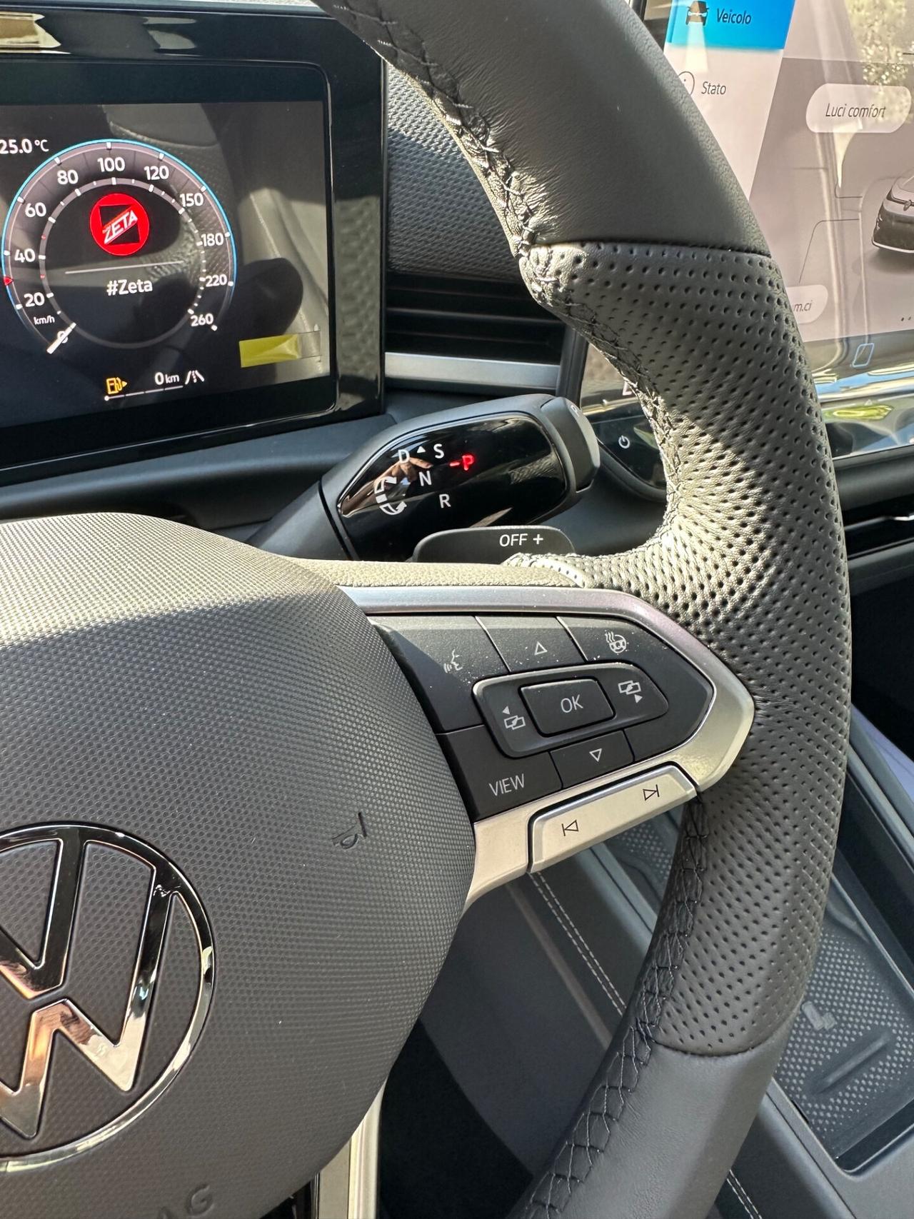 Volkswagen T-Roc 1.5 eTSI ACT 150 CV DSG R-Line