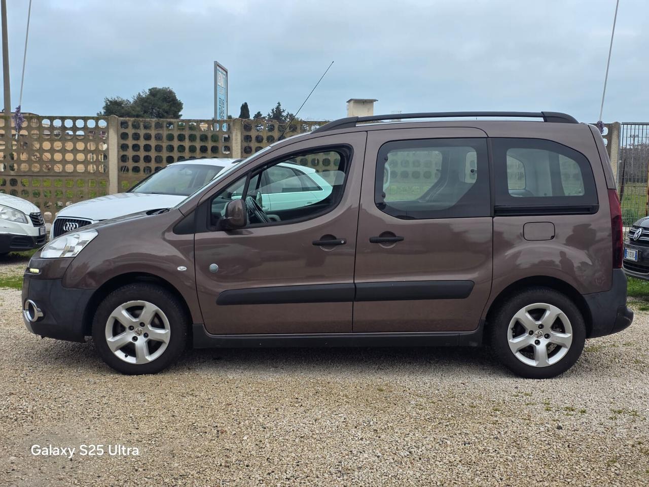 Peugeot Partner Tepee 1.6 HDi 92CV Outdoor 2015