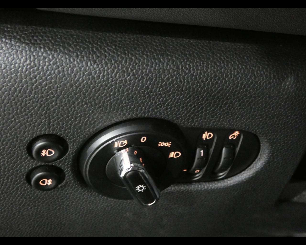 MINI Mini 4ª serie (F56) - Mini 1.5 One 75 CV