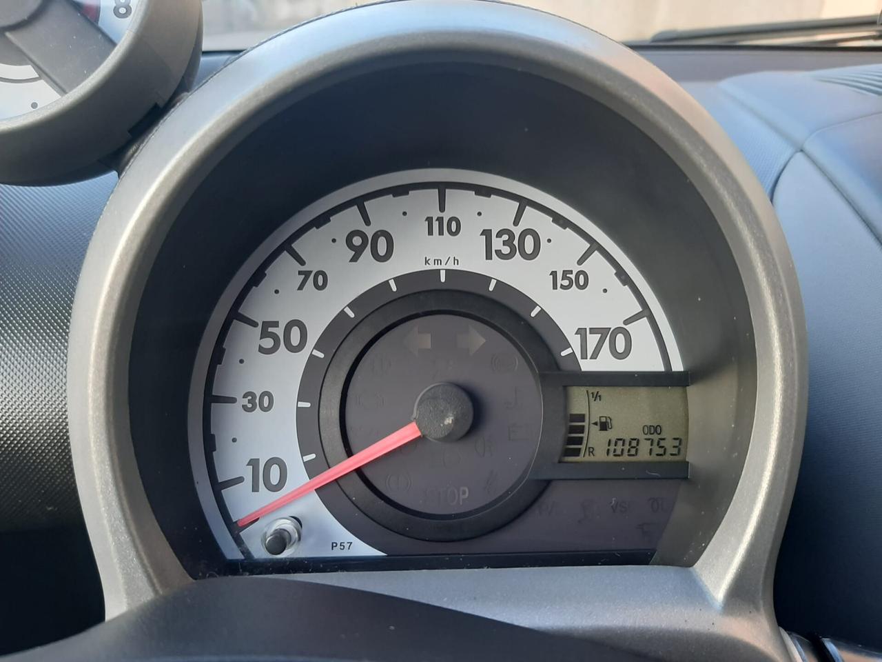 Toyota Aygo 1.0 12V VVT-i 3 porte Sol - Si Permuta Ok Neopatentato