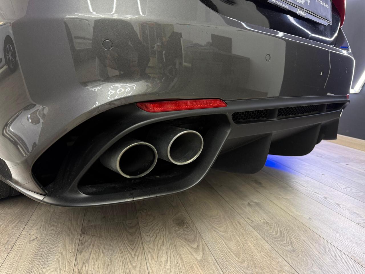 Alfa Romeo Giulia 2.9 V6 Bi-Turbo AT8 Quadrifoglio