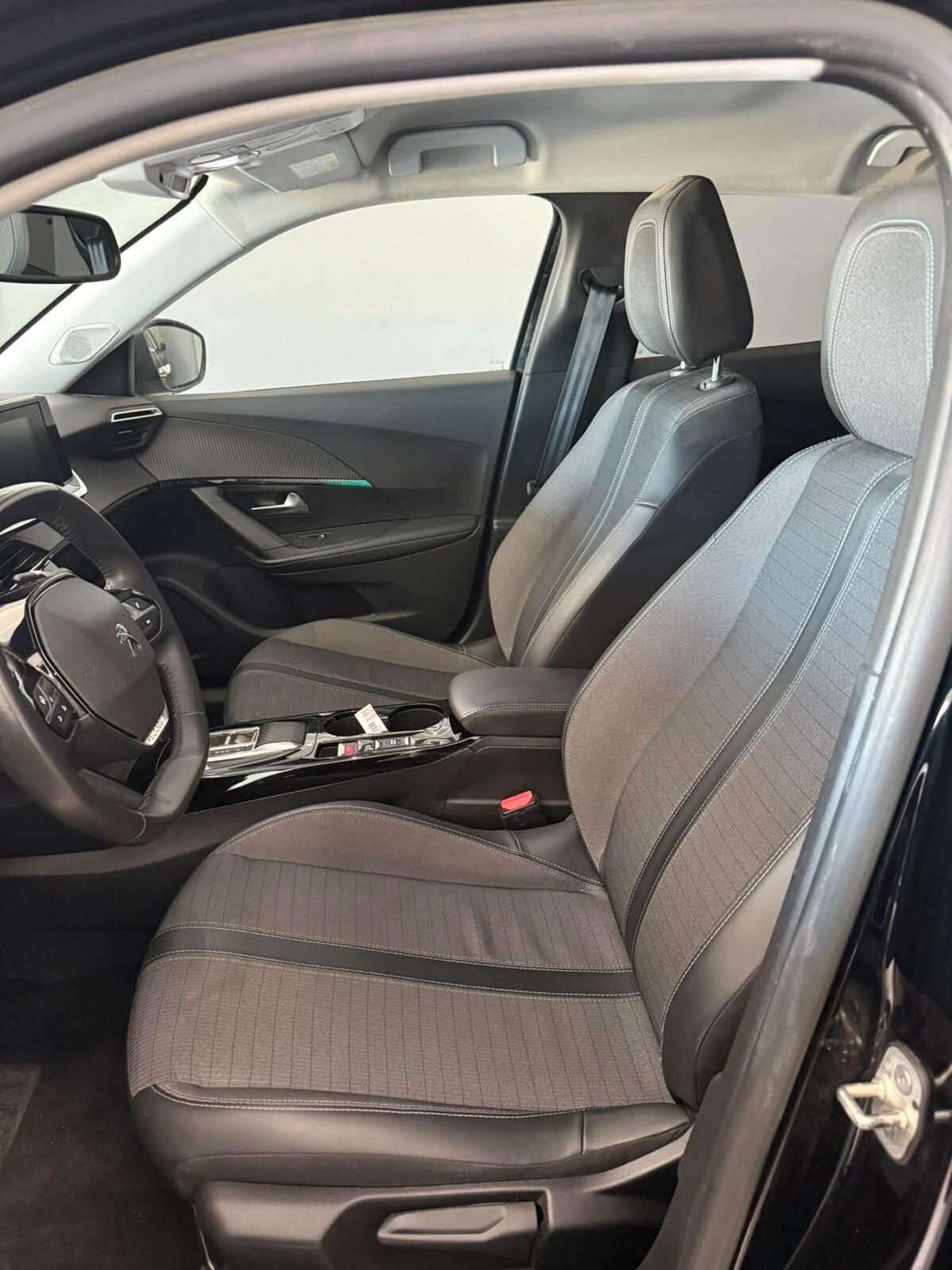 Peugeot 2008 BlueHDi 130 S&S EAT8 Allure Pack