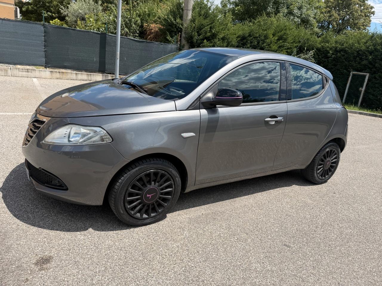 Lancia Ypsilon 1.2 69 CV 5 porte GPL Ecochic Silver
