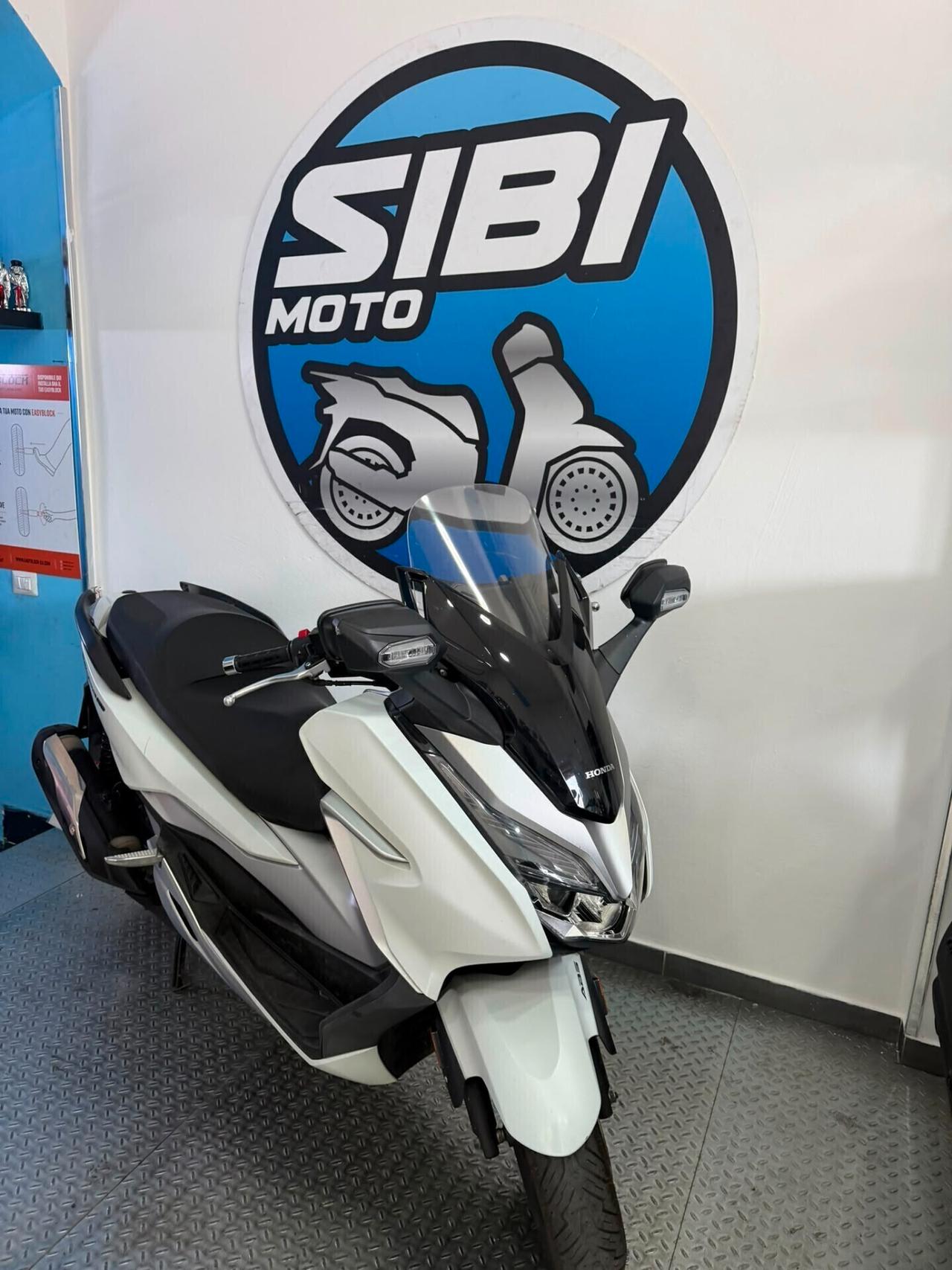 Honda Forza 300