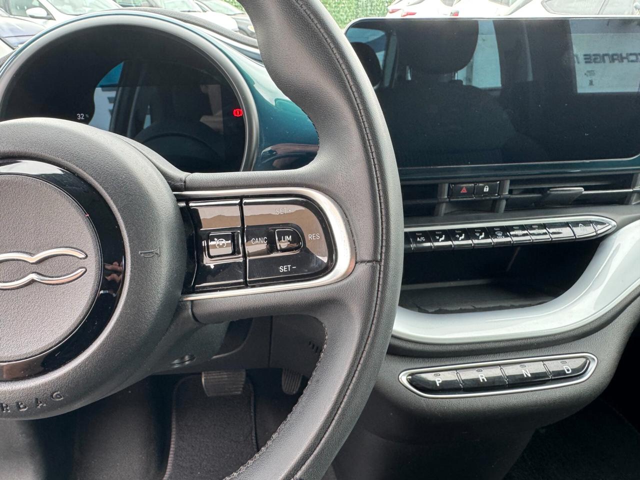 Fiat 500 500e Berlina 42 kWh La Prima