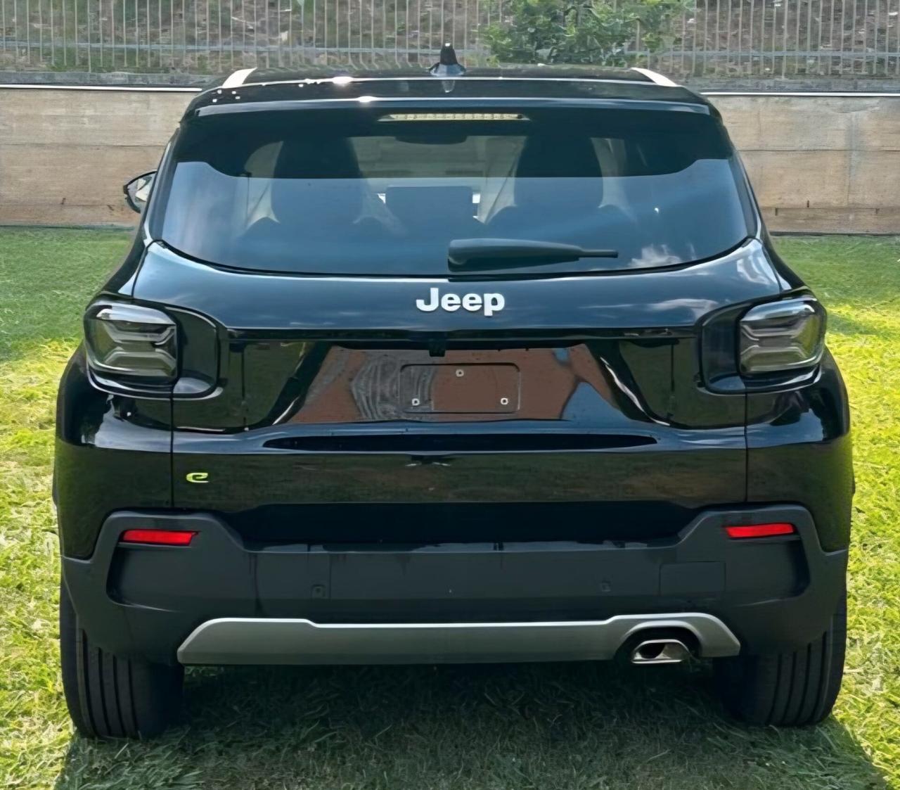 Jeep Avenger 1.2 Turbo 100 CV MHEV Summit