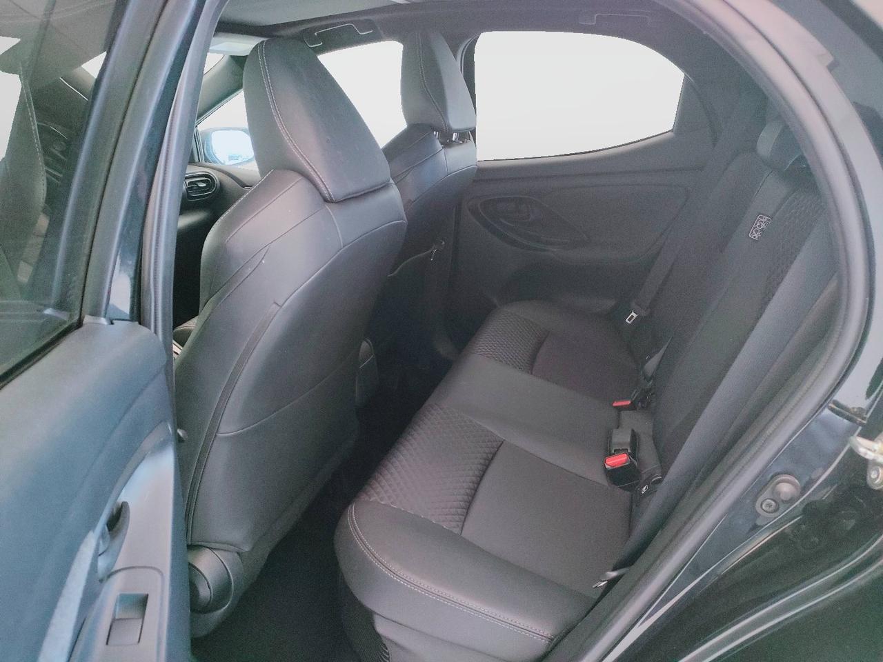 TOYOTA Yaris IV 2020 - Yaris 1.5h Lounge