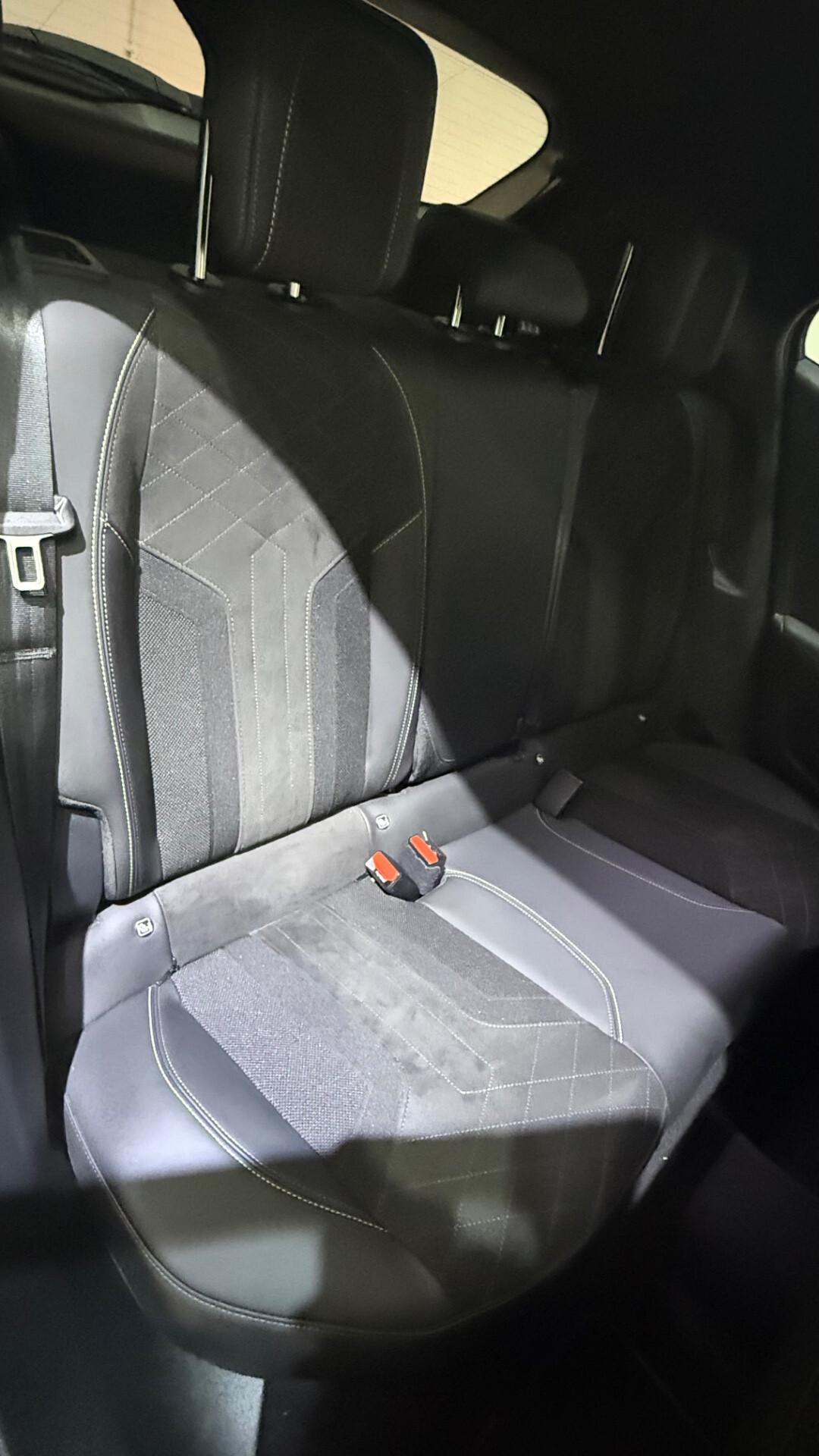 Peugeot 2008 BlueHDi 130 S&S EAT8 GT Pack