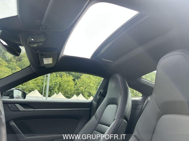 Porsche 911 (992) Carrera 4S