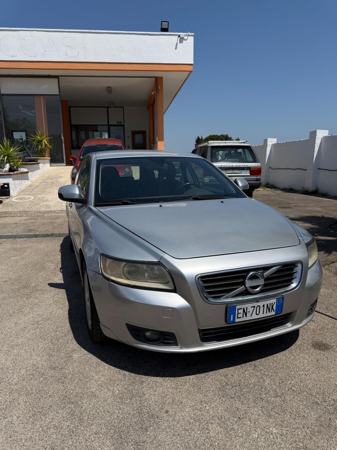 Volvo V50 D2 R-design