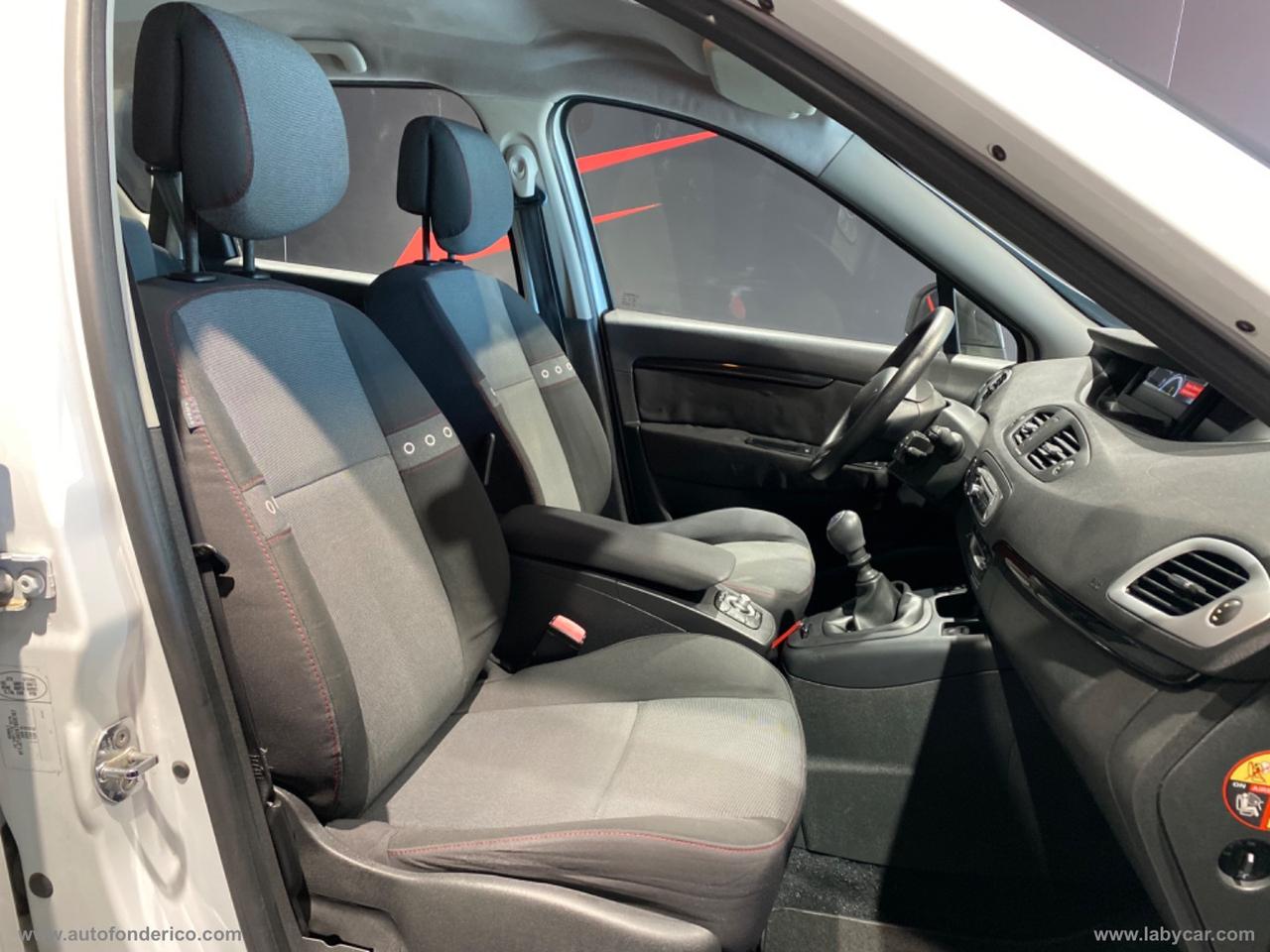 RENAULT Scénic 1.6 Wave