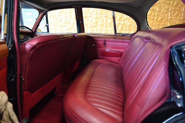 DAIMLER Sovereign 2.5 V8 AUTO GUIDA A DESTRA PERFETTA ITALIANA NUOVA