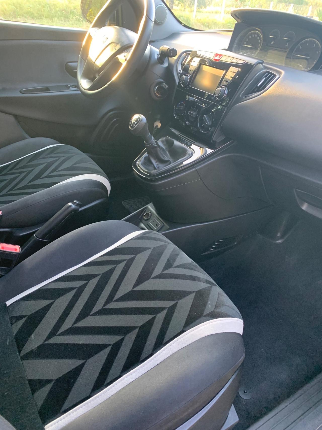 Lancia Ypsilon 1.3 MJT 16V 95 CV 5 porte S&S Gold