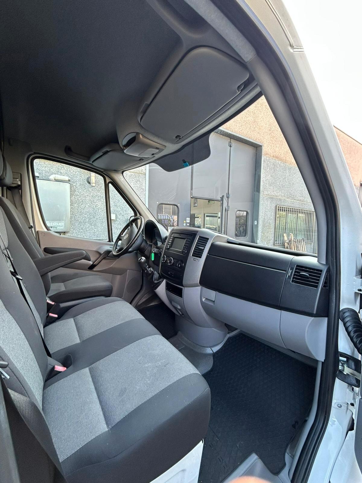 Volkswagen Crafter 35 2.0 TDI 100KW P.L. T.A.