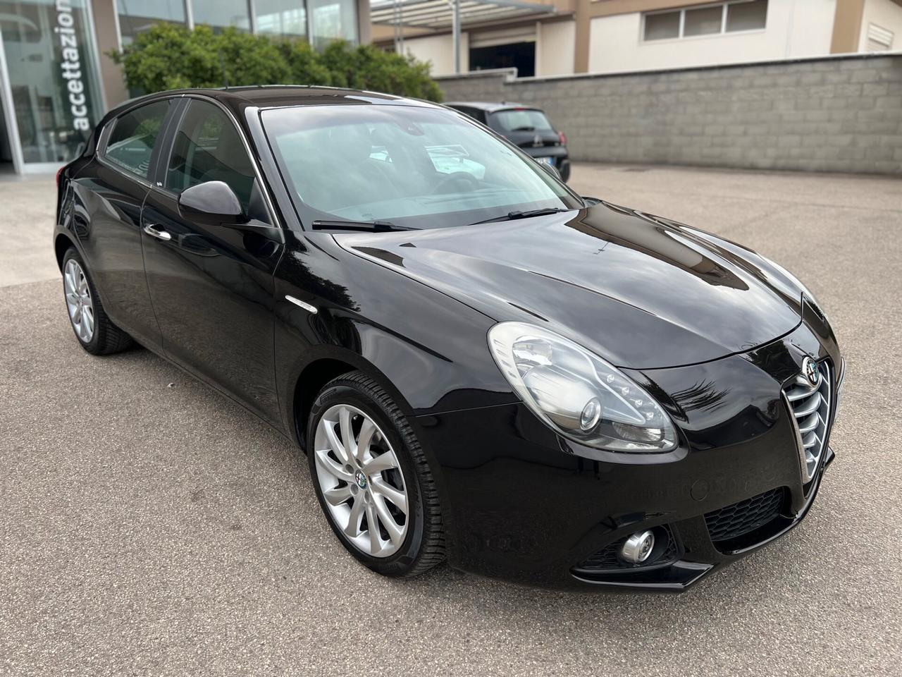 Alfa Romeo Giulietta 1.6 jtdm Distinctive 120cv PDC/CLIMA/TEL/17; PERFETTA!!