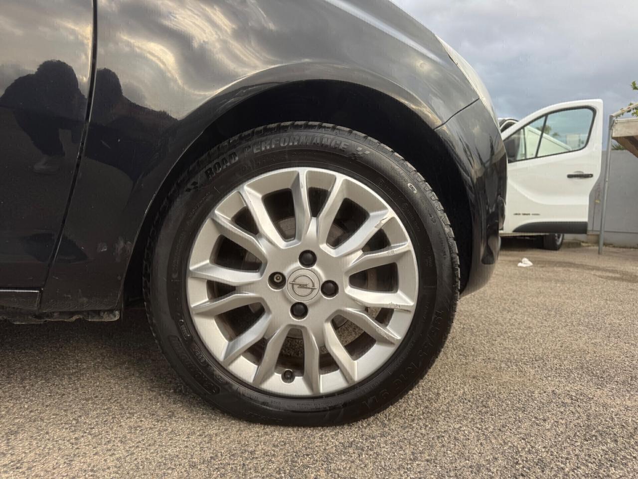 Opel Corsa 1.2 80CV 3 porte GPL-TECH Club