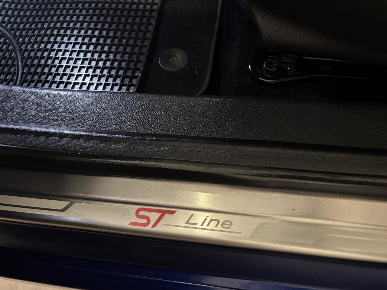 Ford Fiesta 1.0 BENZINA ST-Line