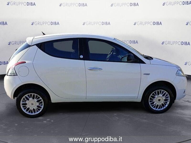 Lancia Ypsilon III 2015 Benzina 0.9 t.air Silver ecochic metano 80cv