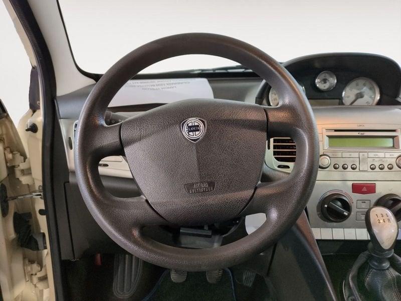 Lancia Ypsilon 1.2 69 cv Silver