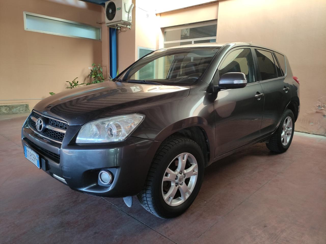 Toyota RAV4 RAV 4 2.2 D-4D 150 CV Luxury