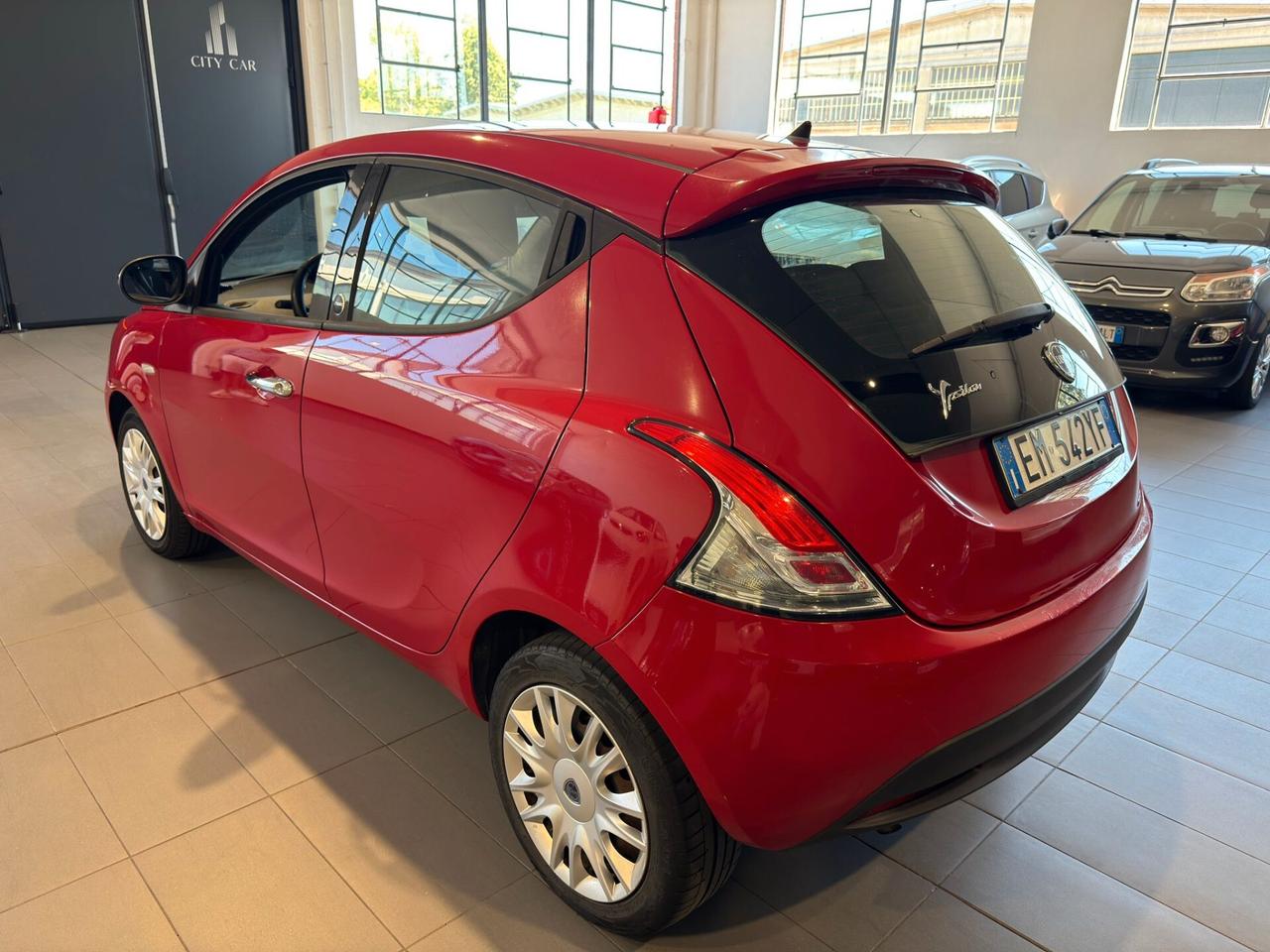Lancia Ypsilon 1.2 69 CV 5 porte GPL Ecochic Silver