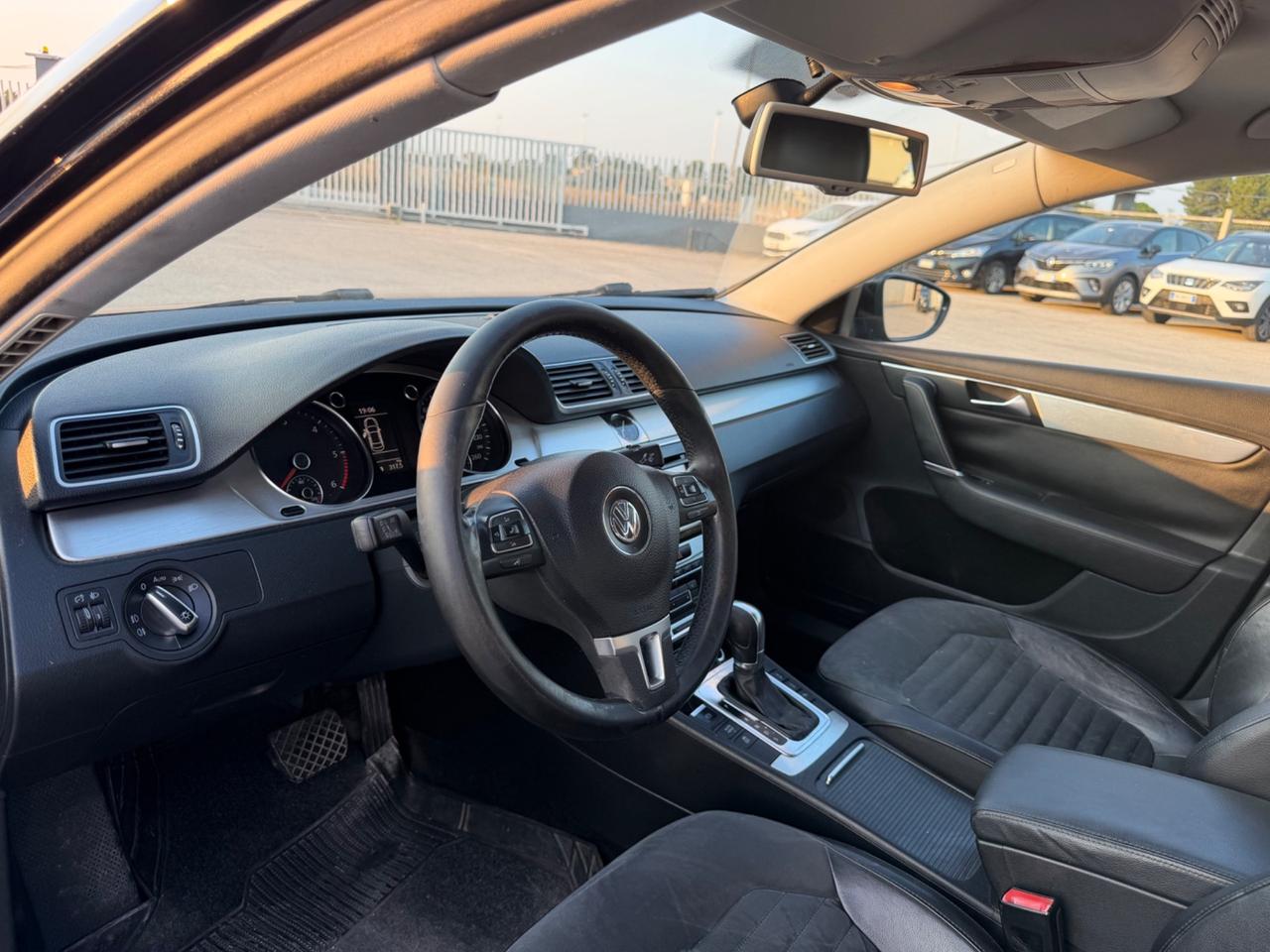 VOLKSWAGEN PASSAT 2.0 TDI DSG 140 BERLINA FULL