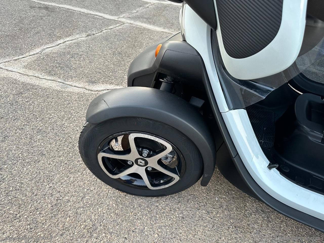 RENAULT TWIZY BATTERIE DI PROPRIETÀ