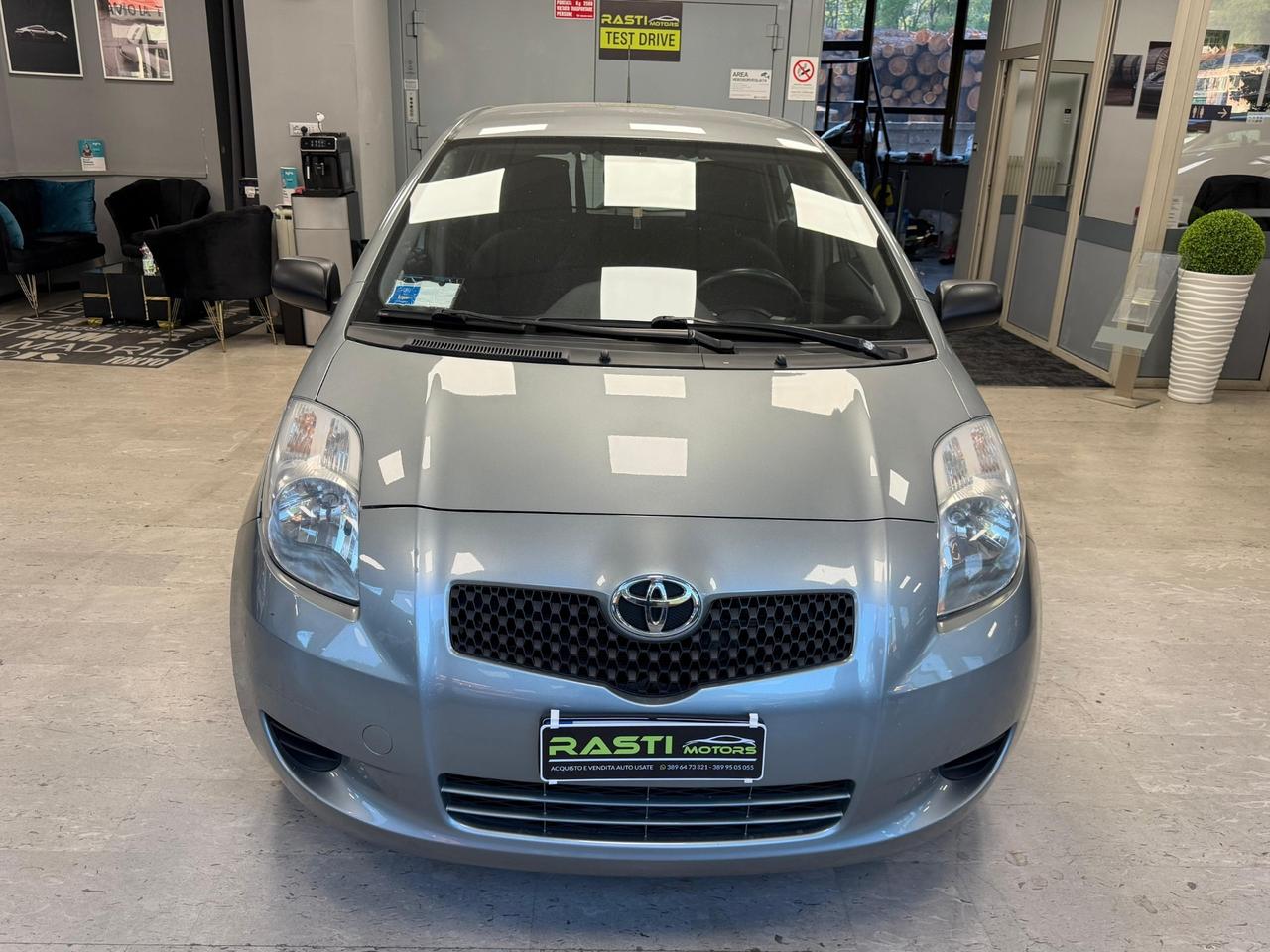 Toyota Yaris 1.0 5 porte Sol
