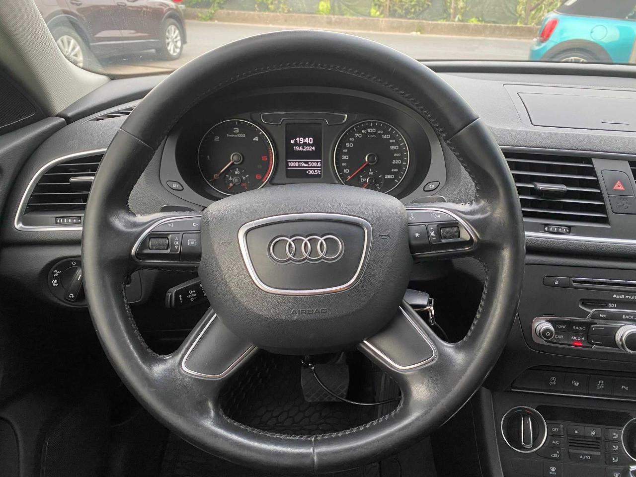 AUDI Q3 2.0 tdi 120cv s-tronic